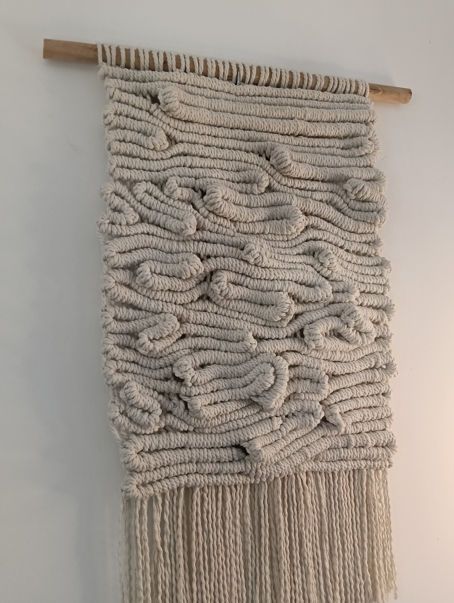 Tapiz 125 - “Lirhane” -Tapiz de macramé beige y negro | Decoración de pared boho moderna | Hecho a mano en algodón natural